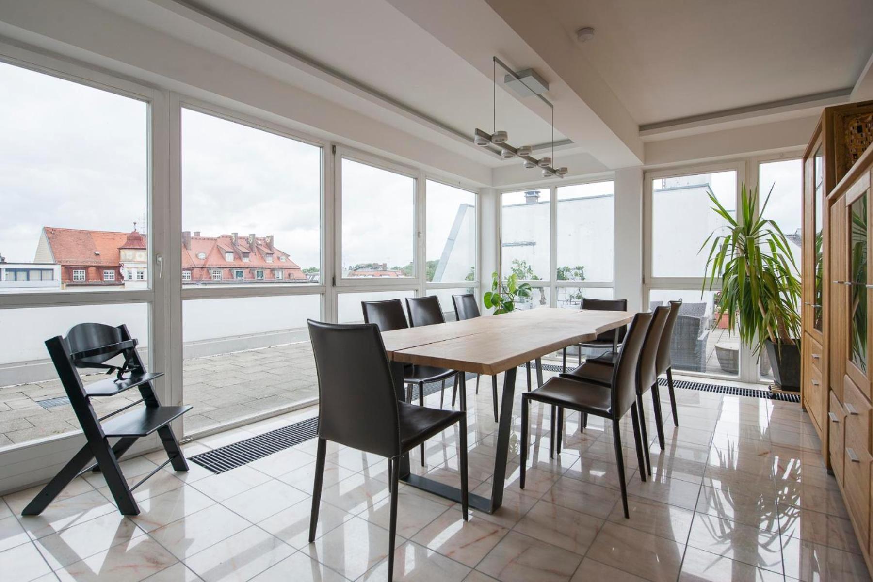 Apartment Rooftop Retreat München